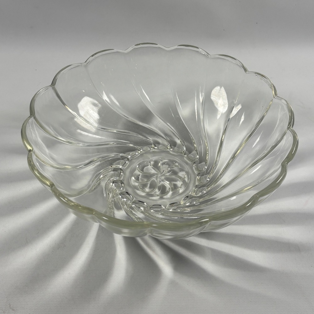 Vintage Hazel Atlas Clear Glass Swirl Scalloped Edge Serving Bowl 9" Colonial